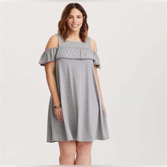 Torrid Woman’s Gray Cold Shoulder Dress Size 1 - Picture 2 of 8